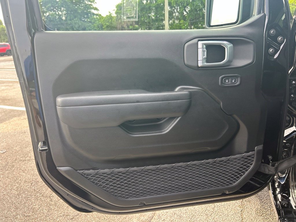 Used 2026 Jeep Gladiator Sport AWD/4WD image 33