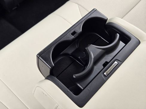 Used 2023 Lexus RX 350 Premium image 39