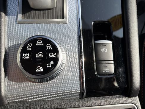 Used 2024 Mitsubishi Outlander 4WD Plug-In Hybrid image 24