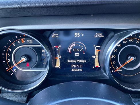 Used 2022 Jeep Wrangler Unlimited Sahara AWD/4WD image 18