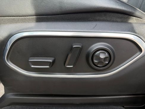 Used 2023 Jeep Wagoneer Series III w/ Flexible Seating Group image 16