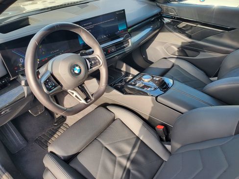 Used 2025 BMW 530i RWD image 20