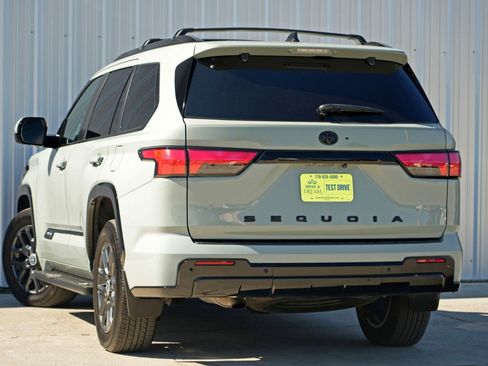 Used 2024 Toyota Sequoia Platinum image 6
