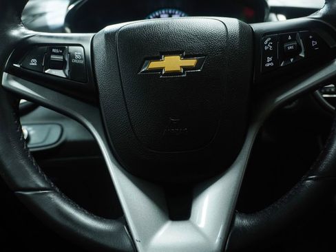 Used 2019 Chevrolet Trax LT w/ LT Convenience Package image 16