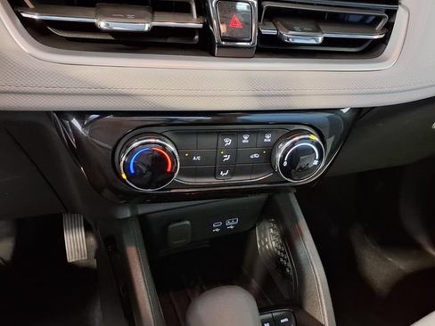 Used 2026 Chevrolet TrailBlazer LT AWD/4WD image 12
