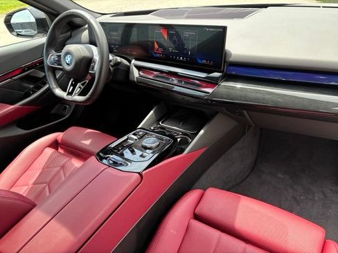 Certified 2026 BMW i5 eDrive40 w/ M Sport Package AWD/4WD image 28