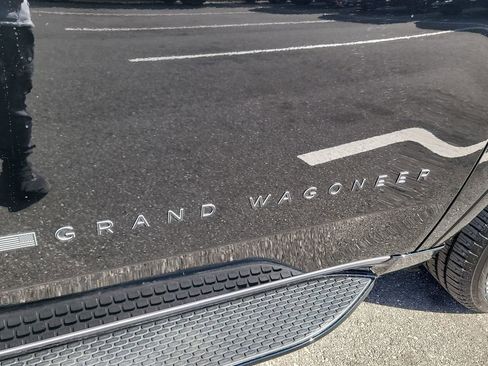New 2026 Jeep Grand Wagoneer L 4WD w/ Premium Group I image 7