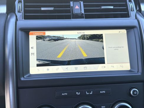 Used 2020 Land Rover Discovery Landmark AWD/4WD image 35