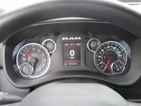 Used 2024 RAM 2500 Tradesman AWD/4WD image 15