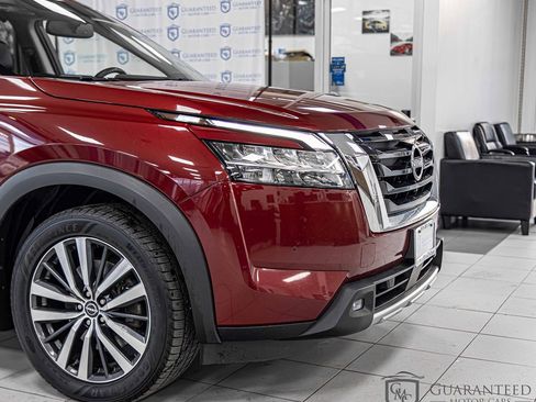 Used 2022 Nissan Pathfinder Platinum w/ Cargo Package image 4