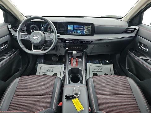 Used 2025 Nissan Kicks SR FWD image 10
