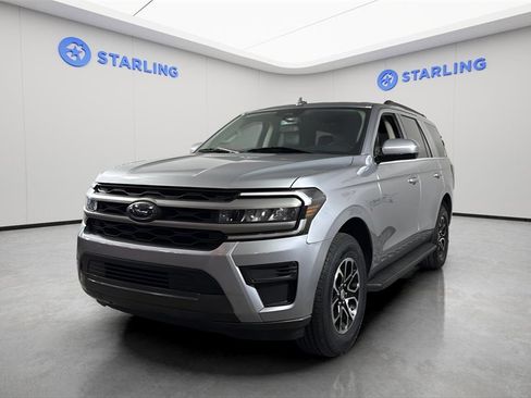 Used 2024 Ford Expedition XLT image 16