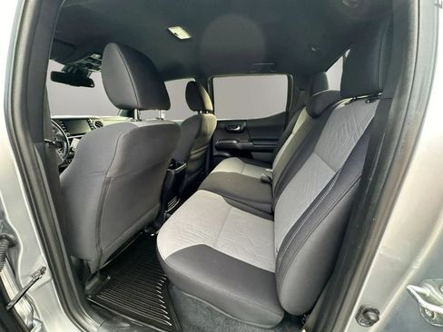 Used 2021 Toyota Tacoma TRD Off-Road AWD/4WD image 17