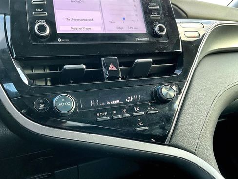 Used 2023 Toyota Camry LE image 33