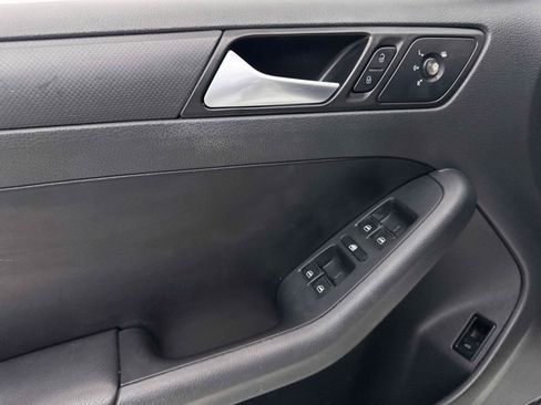 Used 2014 Volkswagen Jetta SE FWD image 16