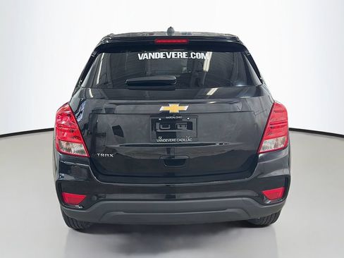Used 2020 Chevrolet Trax LS w/ Tint and Cruise Package FWD image 8