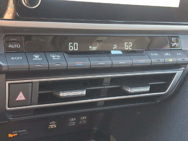 Used 2025 Toyota Camry LE FWD image 15