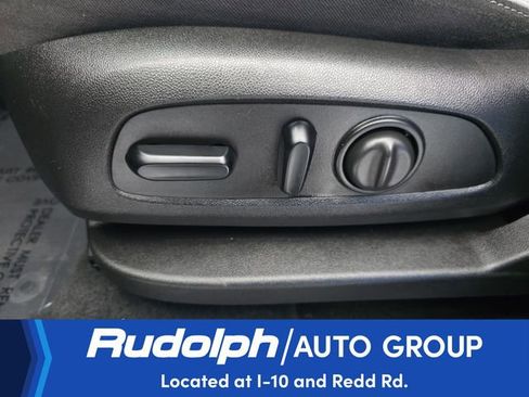 Used 2018 Chevrolet Equinox LT FWD image 10