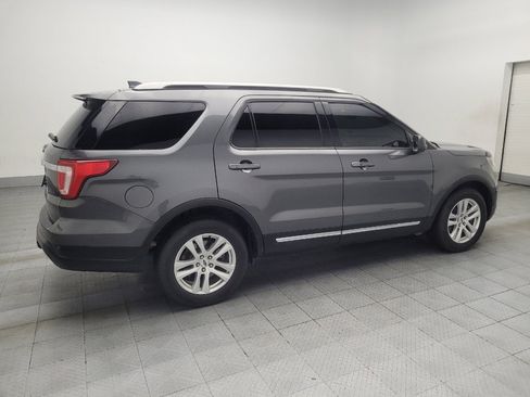 Used 2018 Ford Explorer XLT image 10
