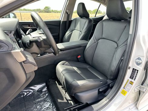 Used 2025 Toyota Camry LE image 11