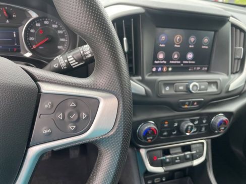 Used 2022 GMC Terrain SLE w/ Driver Convenience Package image 17