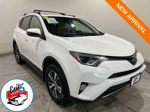 Used 2017 Toyota RAV4 XLE image 1