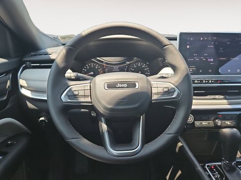 New 2025 Jeep Compass Limited image 12