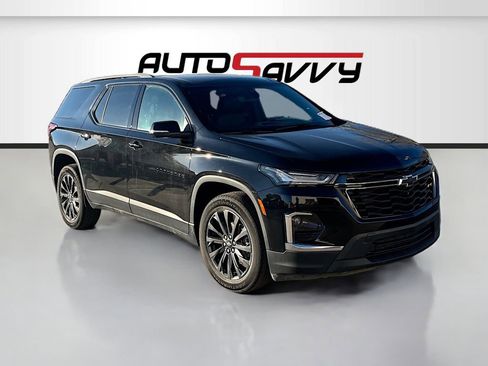 Used 2023 Chevrolet Traverse RS image 1