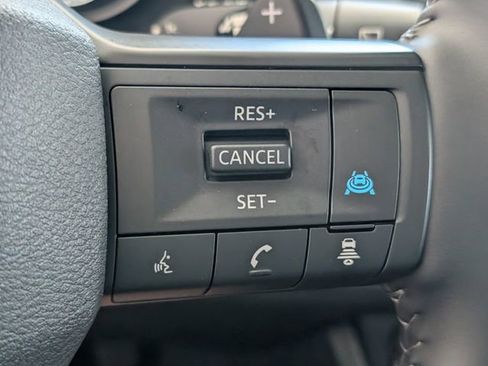 Used 2025 Nissan Rogue SV w/ SV Premium Package image 22