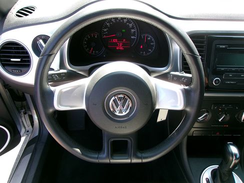 Used 2012 Volkswagen Beetle 2.5 image 14