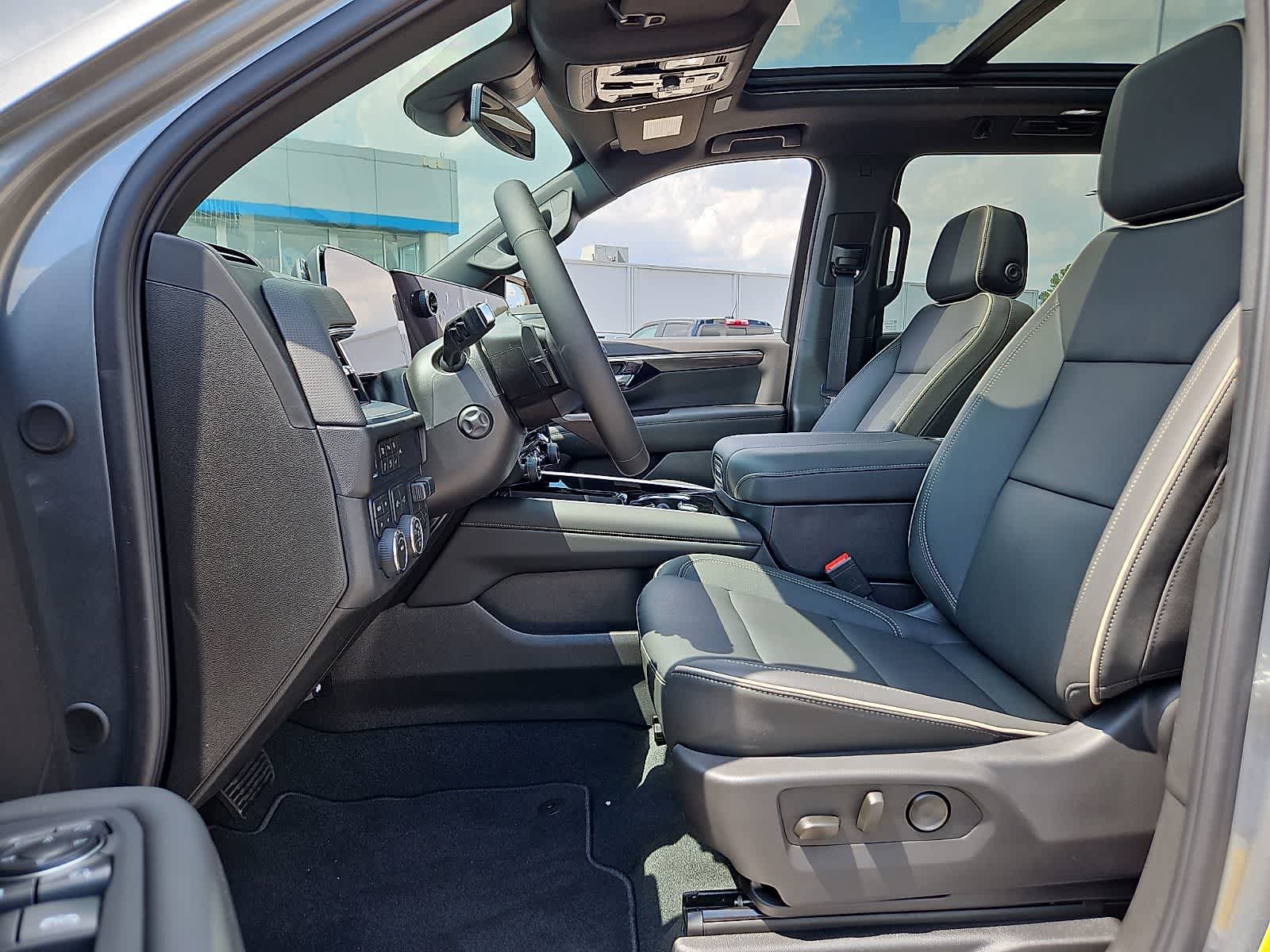 New 2026 Chevrolet Suburban Premier w/ Sun And Tow Package AWD/4WD image 12