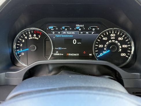 Used 2015 Ford F150 Lariat w/ Equipment Group 501A Mid image 19