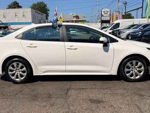 Used 2024 Toyota Corolla LE FWD image 11