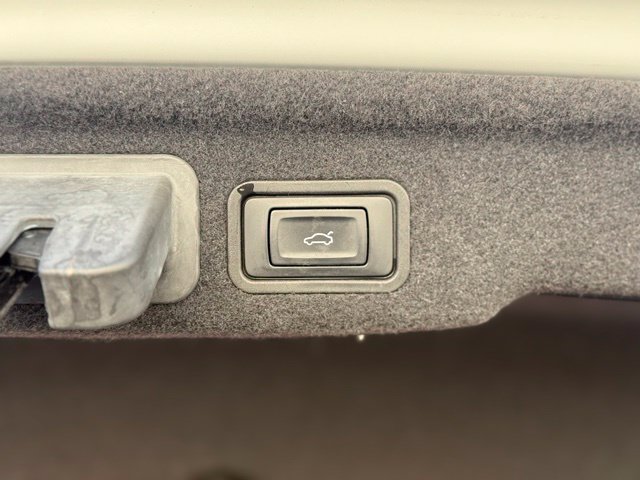 Used 2013 Audi S8 AWD/4WD image 41