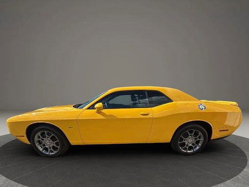 Used 2017 Dodge Challenger GT image 8