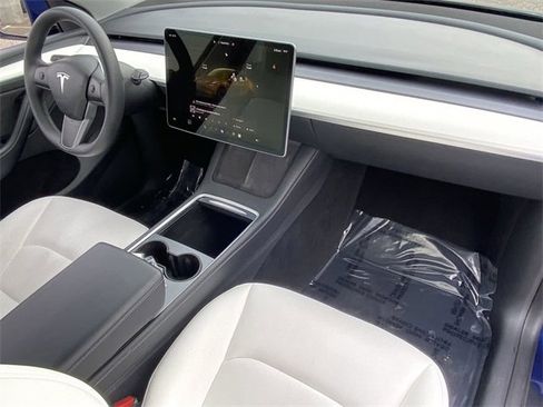 Used 2023 Tesla Model Y Long Range image 14