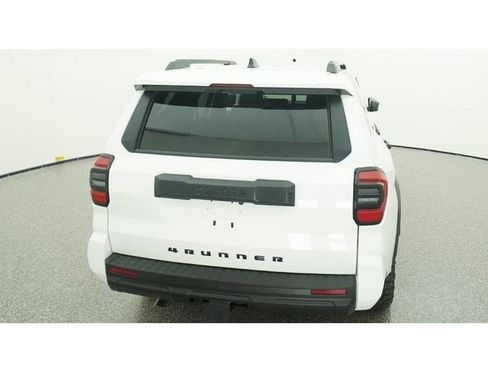 New 2026 Toyota 4Runner SR5 AWD/4WD image 7