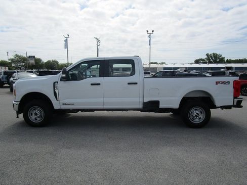 New 2025 Ford F250 XL w/ FX4 Off-Road Package image 4