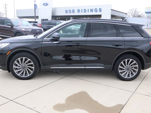 Used 2025 Lincoln Corsair Reserve image 8