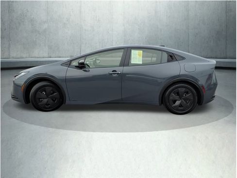 Certified 2024 Toyota Prius Limited image 5