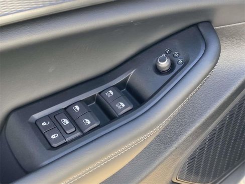 New 2025 Jeep Grand Cherokee Laredo image 45