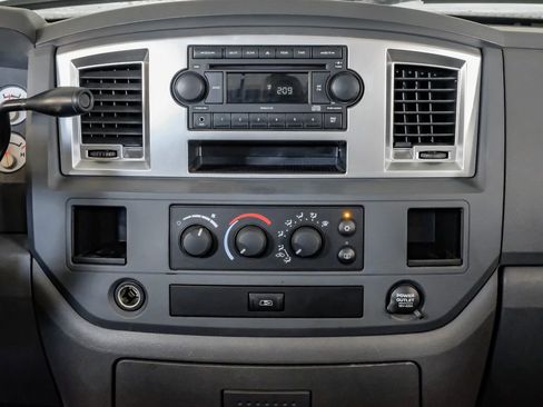 Used 2008 Dodge Ram 1500 Truck SLT image 23