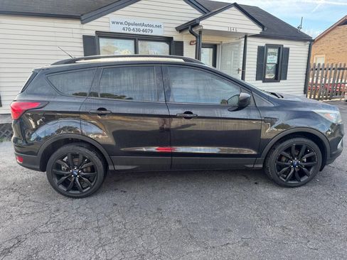 Used 2019 Ford Escape SE image 10