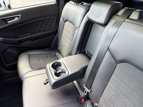 Used 2022 Ford Edge ST-Line AWD/4WD image 32