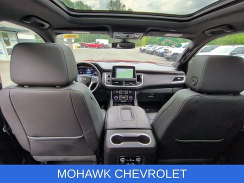 Used 2022 Chevrolet Tahoe Z71 w/ Luxury Package AWD/4WD image 22