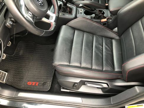 Used 2015 Volkswagen GTI SE FWD image 15