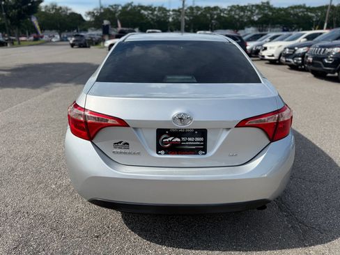 Used 2017 Toyota Corolla LE w/ Carpet Mat Package (TMS) FWD image 9