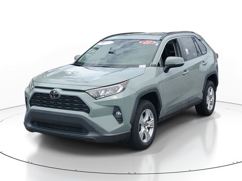 Certified 2021 Toyota RAV4 XLE FWD image 3