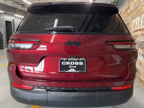 New 2025 Jeep Grand Cherokee L Altitude image 25
