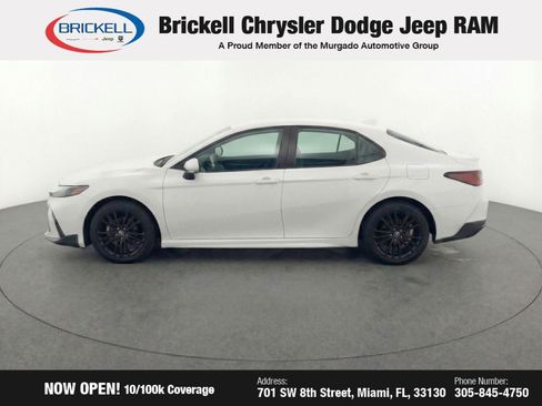 Used 2025 Toyota Camry SE image 6